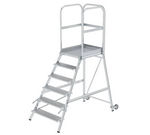 Escalier à plate-forme, avec marches accessibles d’un seul côté, roulettes et poignées, en aluminium strié - 6 marches