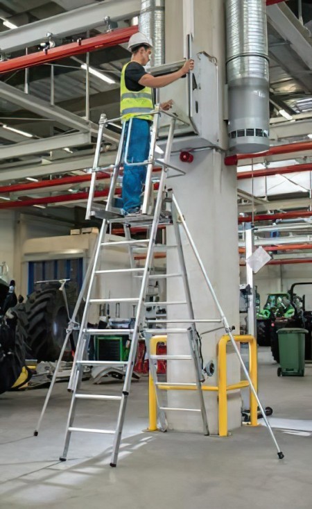 Echelle à plate-forme FlexxStep avec rehausse télescopique