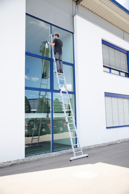 Echelle de laveur de carreaux à barreaux avec traverse nivello®
